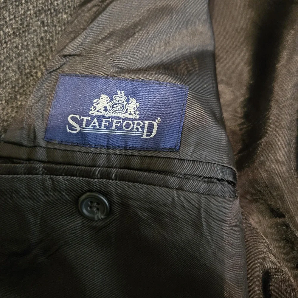 Stafford Sport Coat Mens 46R Gray Lamb Wool Tweed Herringbone Elbow Patch Blazer